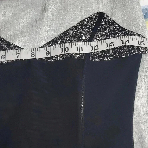 Glamorous corset bone structure built in - Picture 7 of 9